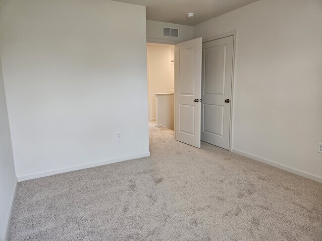 Building Photo - 118 Rhodolite Ln