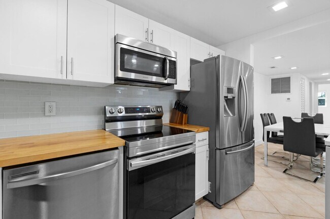 Building Photo - 1439 S Ocean Blvd