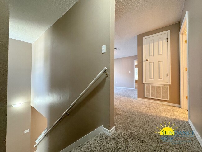 Building Photo - Stylishly Updated 3BR Home Minutes from Destin Harbor & Henderson Beach!