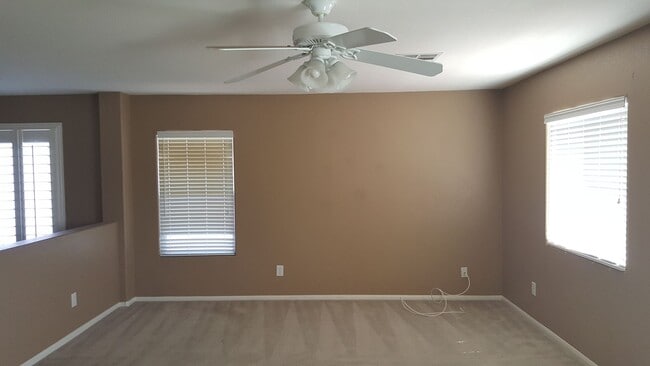 Building Photo - Beautiful 4Bed/3Bath/2Car home located within the Iron Mountain Ranch Community