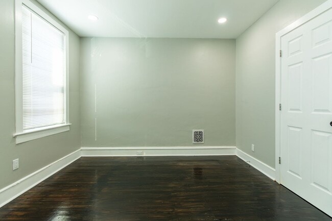 Building Photo - Spacious 3-Bedroom Single-Family Row Home ...