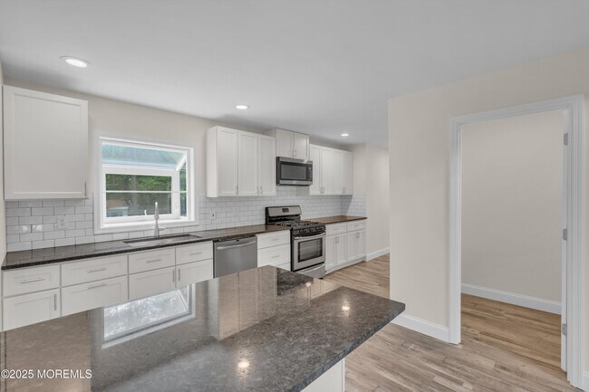 Building Photo - 352 Leesville Rd