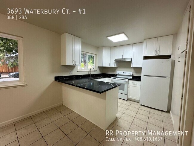 Building Photo - 3693 Waterbury Ct