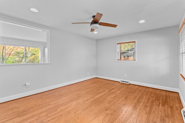 Building Photo - 1532 Starbrook Dr