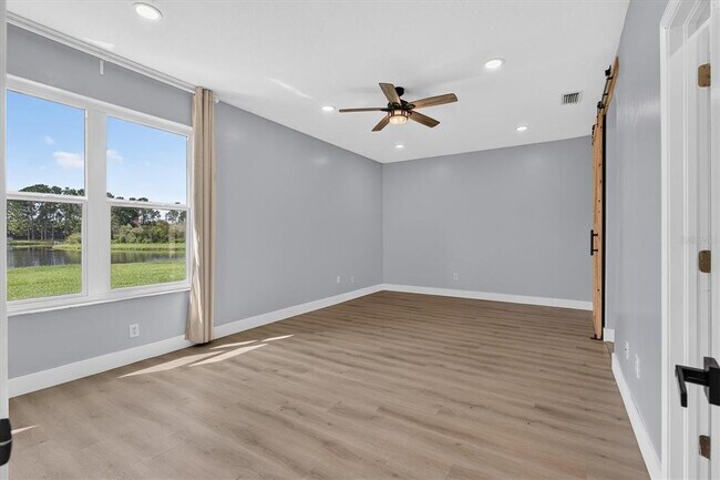 Building Photo - 10725 Banfield Dr