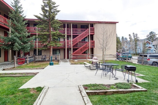 Building Photo - Downtown Breckenridge One Bedroom! Furnished,  Great natural light! 2parking spots!  Best Location