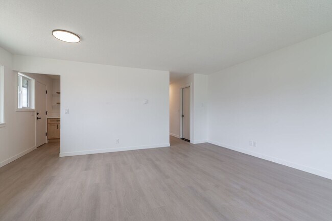 Building Photo - Crowne Pointe Apartment Homes