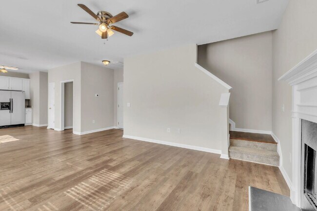 Building Photo - Stunning 4-Bed Home with Modern Kitchen, Bonus Space & Pool Access in Long Creek Plantation