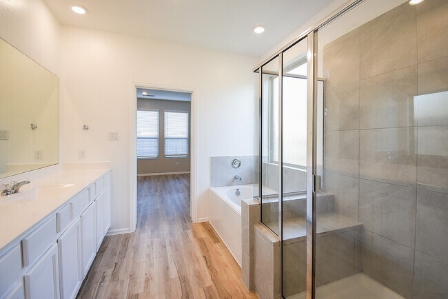 Building Photo - 3716 Vail Spgs Dr