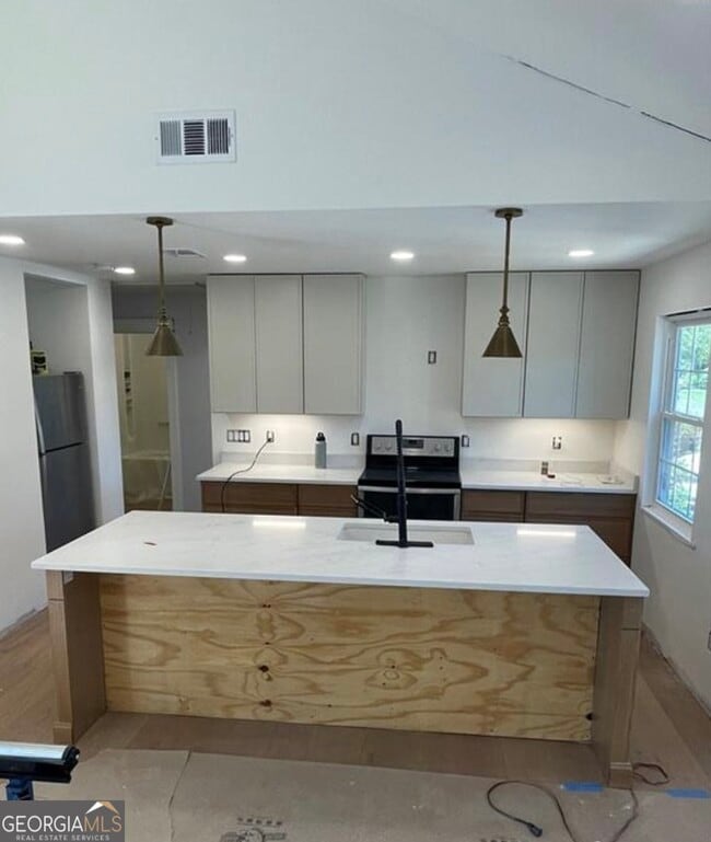 Building Photo - 63 Navigator Ln