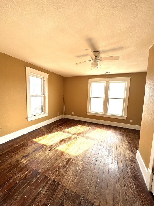 Building Photo - 624 N Wentz St