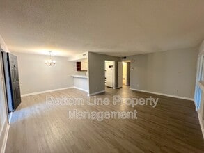 Building Photo - 1840 J Julian Ln