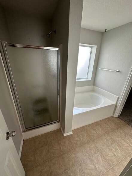 Building Photo - 213 Brahma Way