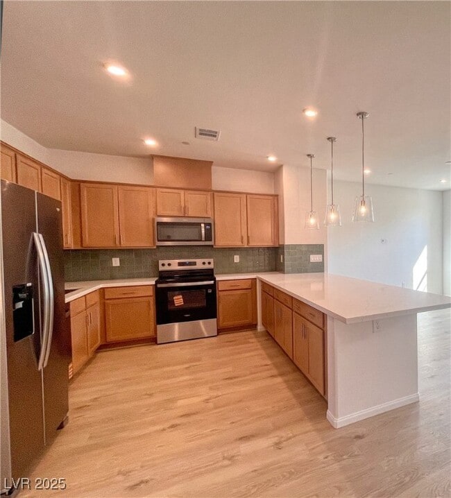 Building Photo - 8683 Luxuriant Ave