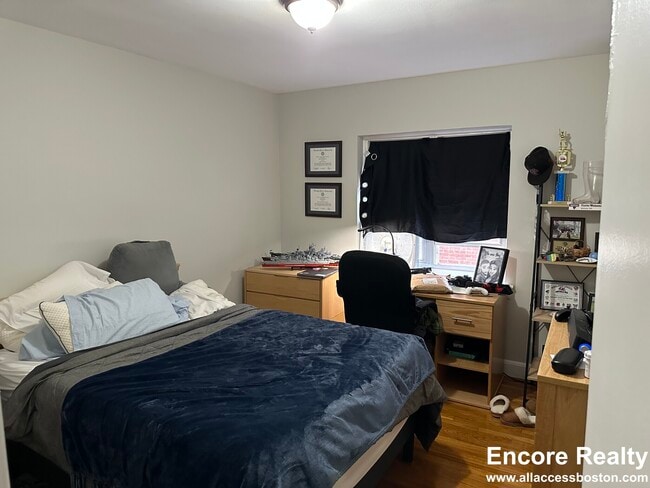 Building Photo - 65 Chiswick Rd