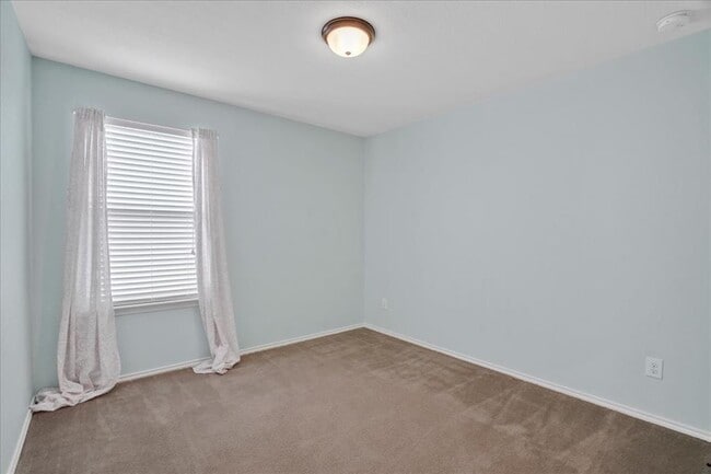 Building Photo - 1705 Uhland Dr