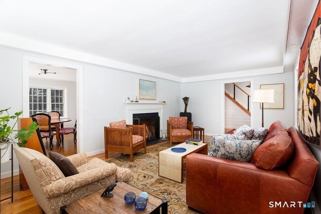 Building Photo - 5 Tall Trees Dr