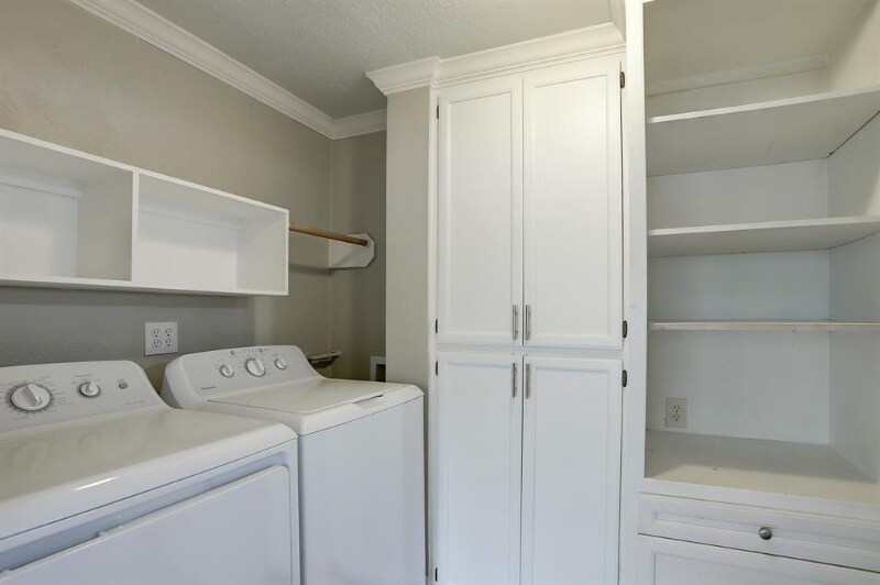 Building Photo - 45 Artesia