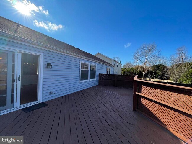 Building Photo - 10293 Woodmont Ct