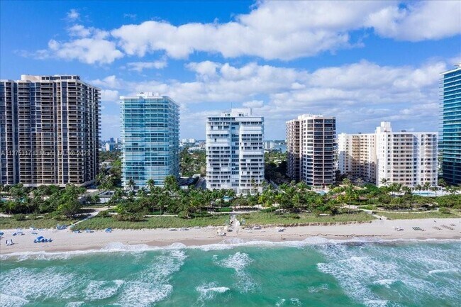 Building Photo - 10155 Collins Ave