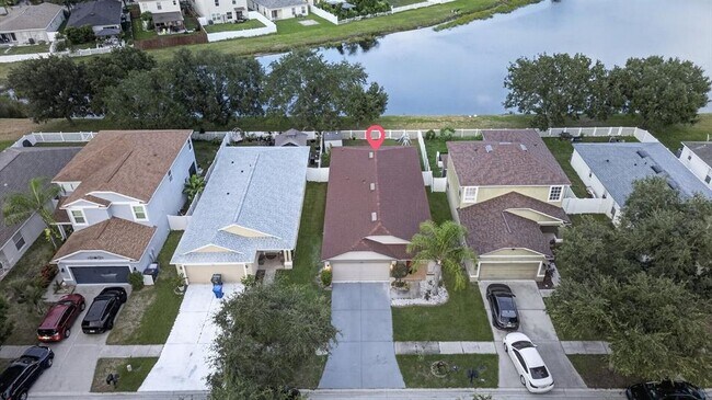Building Photo - 7961 Carriage Pointe Dr