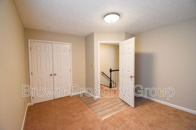 Building Photo - 5935 Bloomsbury Dr