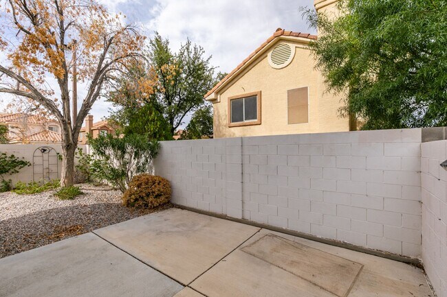 Building Photo - Beautiful Summerlin Home – 3 Bed, 2.5 Bath...