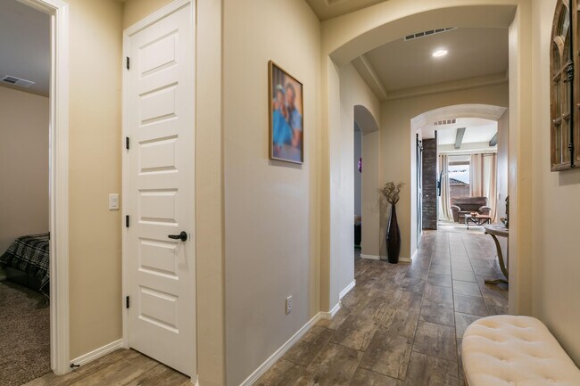 Building Photo - 6936 Dusty Dr NE