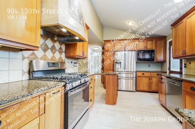 Building Photo - 904 130th St Ct E