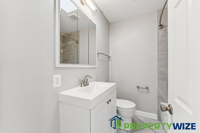 Building Photo - 6813 Bank St