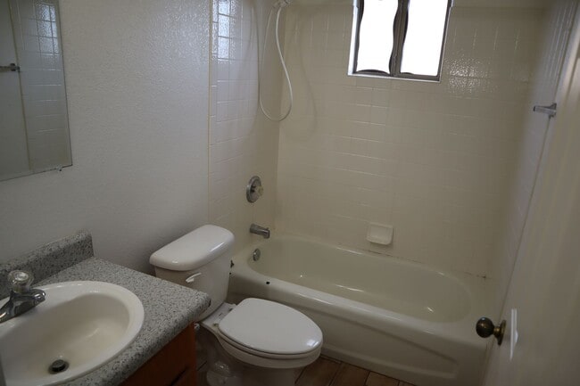 Building Photo - Hear The Songbirds Sing!