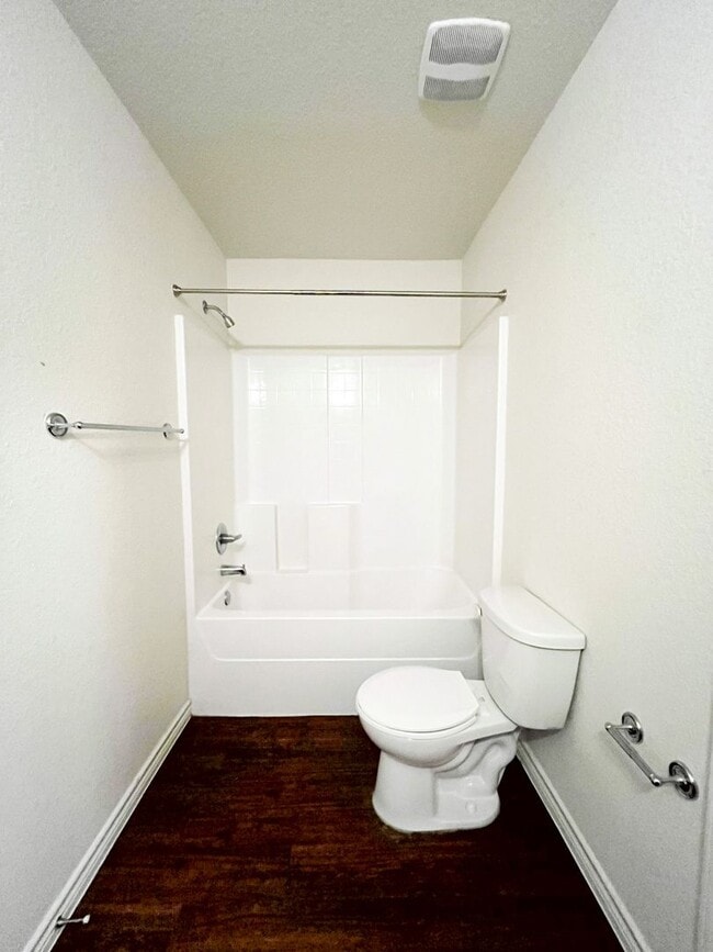 Building Photo - 1519 Justin Lp