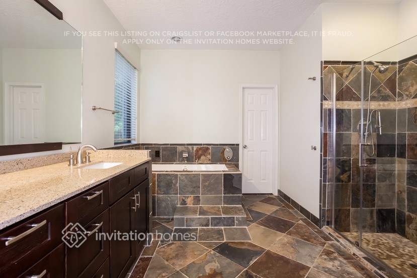 Building Photo - 2117 Shadow Bay Cir