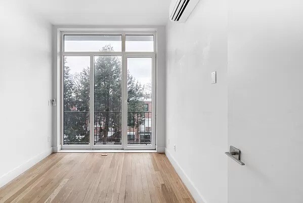 Building Photo - 1538 New York Ave