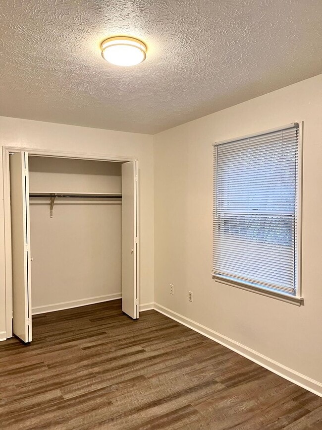 Building Photo - Renovated Home Near Virginia Tech