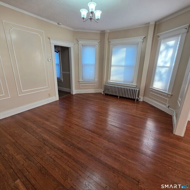 Building Photo - 142 Oakland Terrace