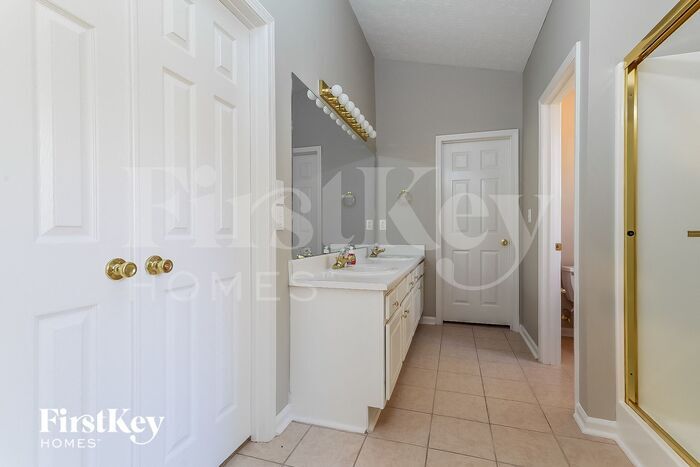 Building Photo - 1643 Mission Park Dr SW