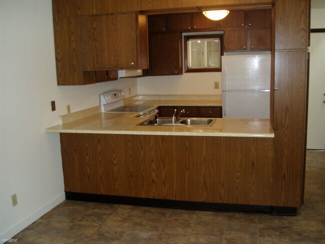 Building Photo - 2 br, 1 bath Townhome - 901 Hartwell Drive A