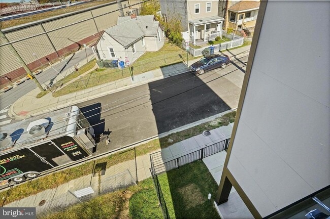 Building Photo - 4421 Kane Pl NE