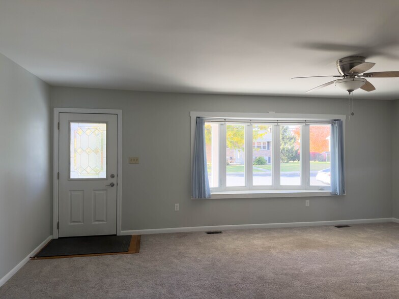 Building Photo - 837 Martin Ave