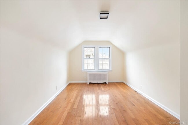 Building Photo - 40 Pilgrim St