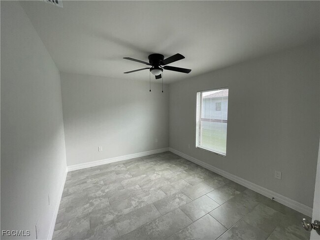 Building Photo - 1421 Gleason Pkwy