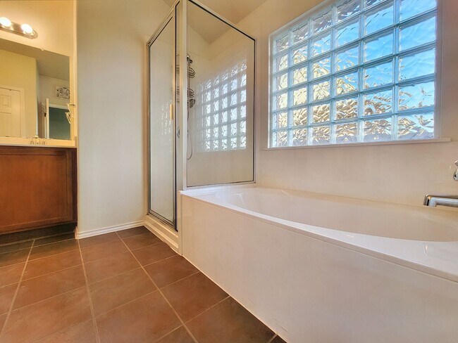 Building Photo - Beautiful 4 BR / 2 BA Home for Rent in Austin