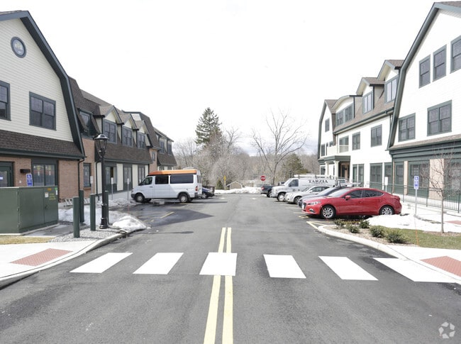 Building Photo - Maple Ridge