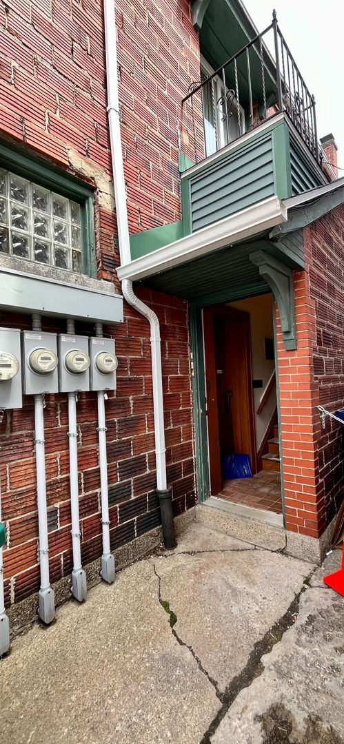 Building Photo - 1451 Hertel Ave