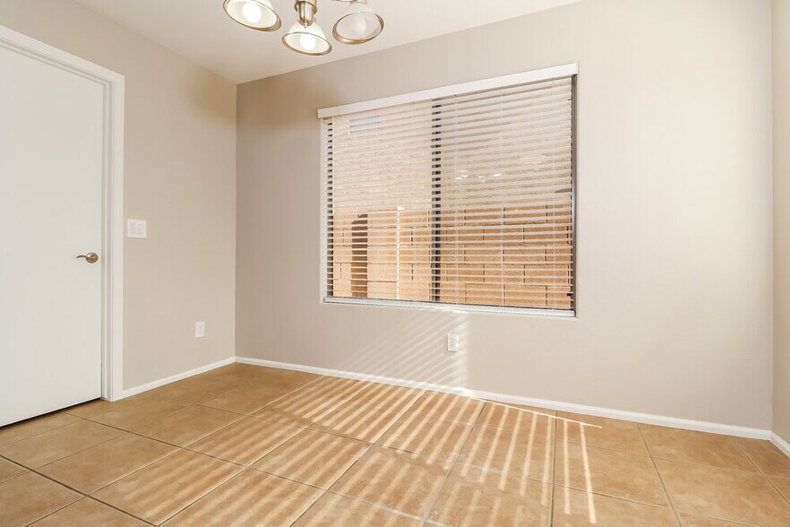 Building Photo - 12529 W Colter St