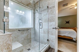 Building Photo - 6303 Applewood Forest Dr