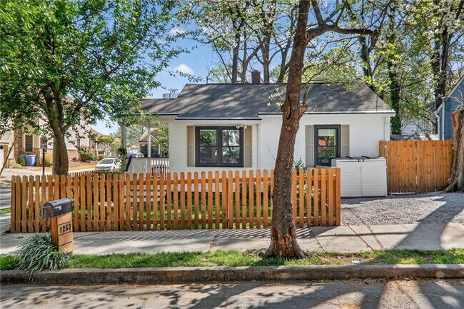 Building Photo - 1267 Lyle Pl NW