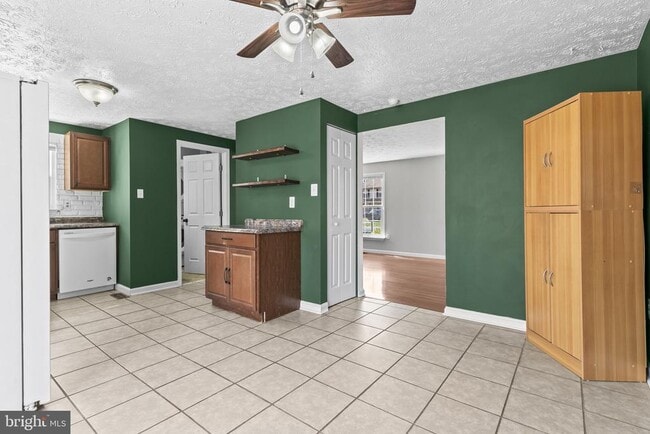 Building Photo - 4817 Kingfisher Ct