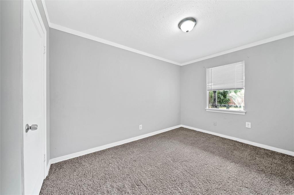 Building Photo - 304 Hemphill St